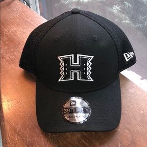 BRAND NEW All Black University of Hawaii Hat